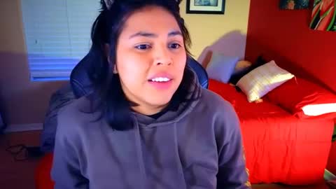 Snapshot of miacanela_xo chatting on 01/08/25, 12:28 Mia online show from 01/08/25, 12:28