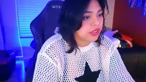 Snapshot of miacanela_xo chatting on 01/28/25, 03:47 Mia online show from 01/28/25, 03:47
