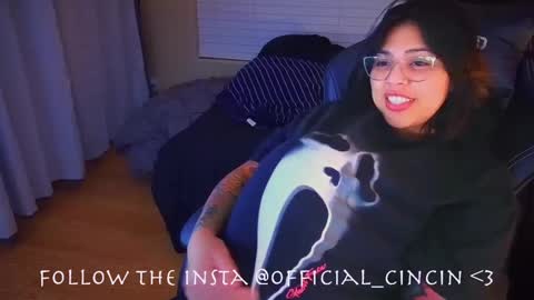Snapshot of miacanela_xo chatting on 02/06/25, 07:24 Mia online show from 02/06/25, 07:24