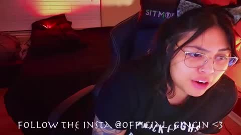 Snapshot of miacanela_xo chatting on 02/12/25, 02:35 Mia online show from 02/12/25, 02:35