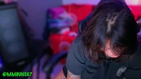 Mia online show from 11/22/25, 02:21