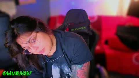 Mia online show from 11/23/25, 02:11