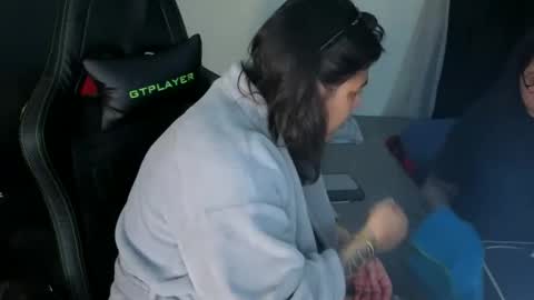 Mia online show from 03/30/26, 01:39