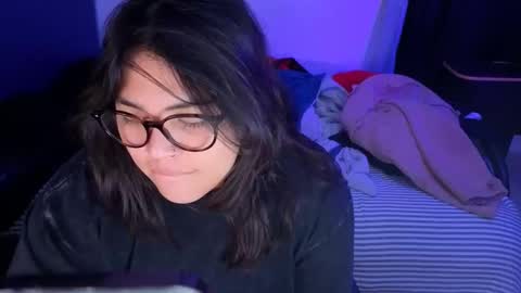 Mia online show from 04/06/26, 03:48