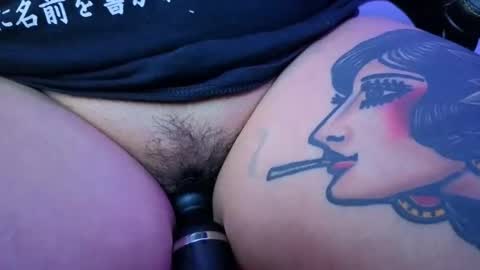 Mia online show from 04/09/26, 12:32