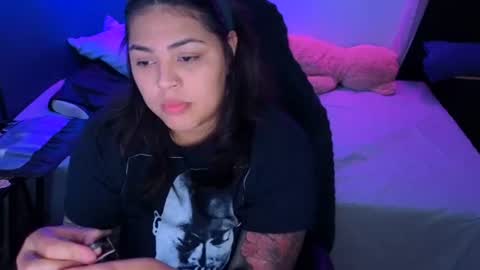 Snapshot of miacanela_xo chatting on 07/21/26, 01:08 Mia online show from 07/21/26, 01:08
