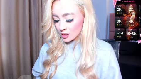 Snapshot of miacarperrlux chatting on 06/13/26, 09:46 MiaCarper online show from 06/13/26, 09:46