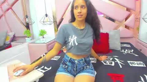 MiaCours online show from 12/18/25, 07:09