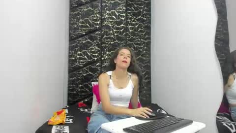 MiaCours online show from 06/24/26, 01:54