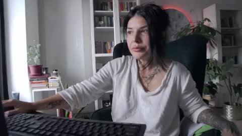 Snapshot of miacute4u chatting on 10/04/25, 09:51 miacute4u online show from 10/04/25, 09:51