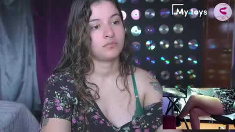 Mia online show from 04/11/26, 04:22