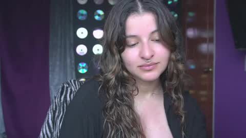 Mia online show from 04/25/26, 05:21