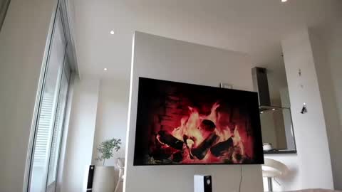 Mia online show from 12/17/24, 09:16