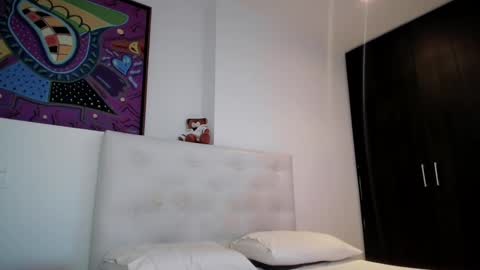 Mia online show from 02/18/25, 11:08