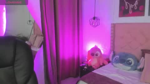 Snapshot of miafoxx__1 chatting on 06/03/26, 03:31 Mia online show from 06/03/26, 03:31