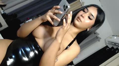 Snapshot of miafuckingwill chatting on 03/09/25, 12:42 miafuckingwill online show from 03/09/25, 12:42