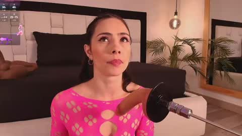 Mia online show from 04/25/26, 11:35