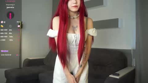 Mia online show from 09/11/25, 09:42