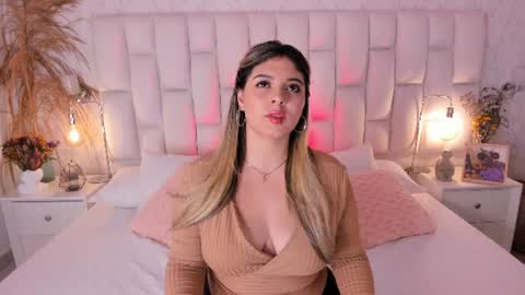 Snapshot of miagreys_ chatting on 07/04/26, 07:09 mia greys online show from 07/04/26, 07:09