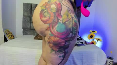 Snapshot of miah_storm chatting on 10/23/25, 05:29 miah new independent model acount online show from 10/23/25, 05:29