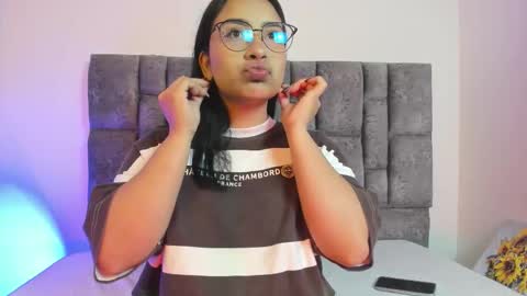 Snapshot of miah_storm chatting on 10/30/25, 02:13 miah new independent model acount online show from 10/30/25, 02:13