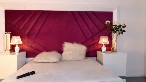 miahantonelli online show from 03/26/26, 08:03