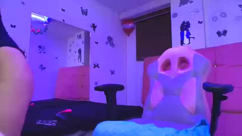 MIA VELEZ online show from 03/12/25, 05:57