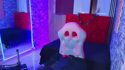 MIA VELEZ online show from 10/29/25, 02:58