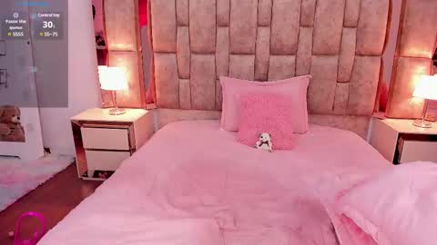 Snapshot of miaisabell21 chatting on 02/16/25, 02:43 MIAISABELL21 online show from 02/16/25, 02:43