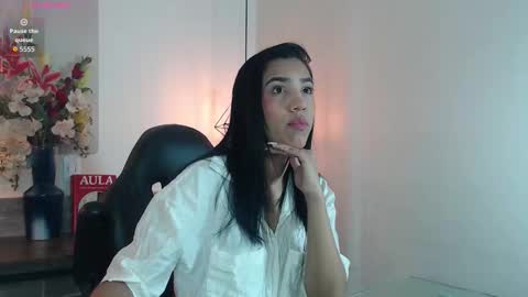 Mia online show from 03/25/26, 11:49