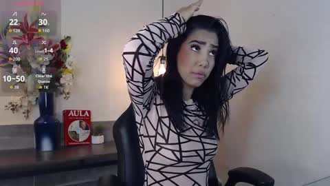 Mia online show from 04/06/26, 12:06