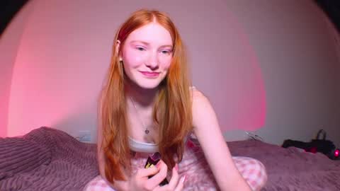 Snapshot of miakeler chatting on 12/14/24, 09:02 milanaaaa online show from 12/14/24, 09:02