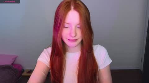 Snapshot of miakeler chatting on 02/07/25, 11:45 milanaaaa online show from 02/07/25, 11:45