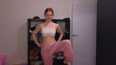 Snapshot of miakeler chatting on 02/18/25, 06:04 milanaaaa online show from 02/18/25, 06:04