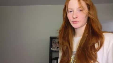 Snapshot of miakeler chatting on 02/19/25, 09:36 milanaaaa online show from 02/19/25, 09:36