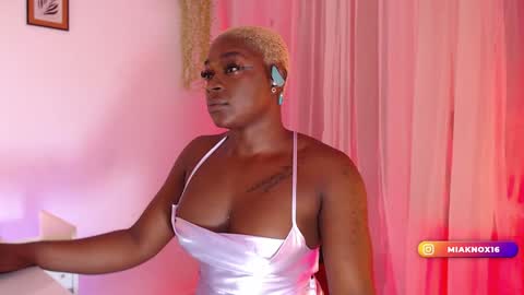 Mia online show from 02/03/25, 09:08