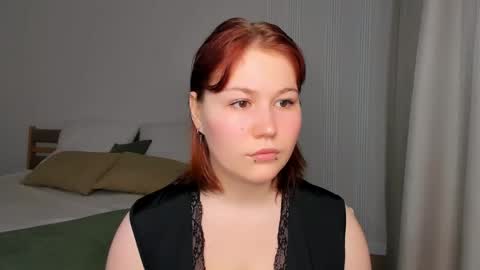 Snapshot of mialacrice chatting on 05/19/26, 11:27 mialacrice online show from 05/19/26, 11:27