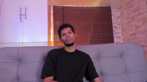 Mia online show from 10/25/25, 07:08