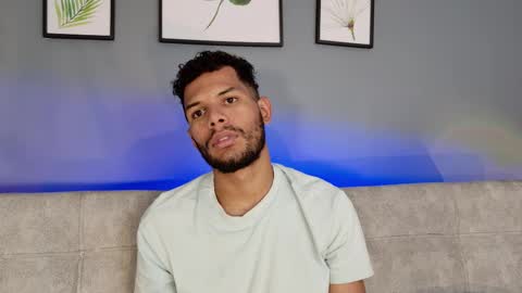 Mia online show from 11/29/25, 07:39