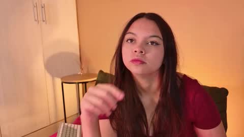 Mia online show from 03/08/26, 02:32