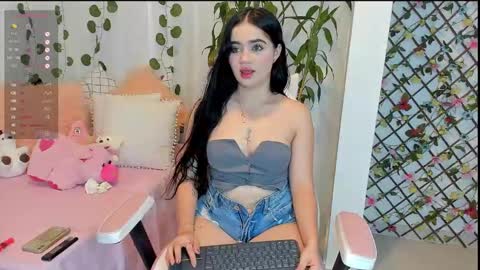 Snapshot of miamaiha chatting on 12/21/24, 11:02 mia 600am-1000am Colombia time online show from 12/21/24, 11:02