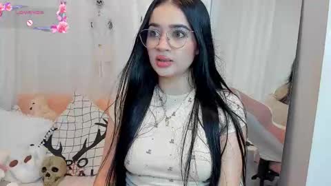 Snapshot of miamaiha chatting on 10/25/25, 01:13 mia 600am-1000am Colombia time online show from 10/25/25, 01:13