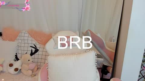 Snapshot of miamaiha chatting on 11/16/25, 02:06 mia 600am-1000am Colombia time online show from 11/16/25, 02:06