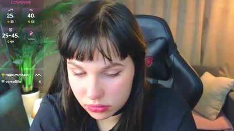 Mia   online show from 03/13/26, 12:45