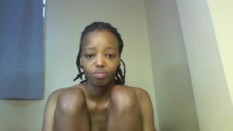 Snapshot of miami_muffin chatting on 11/30/25, 01:26 Muffin online show from 11/30/25, 01:26