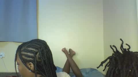 Snapshot of miami_muffin chatting on 12/18/25, 12:49 Muffin online show from 12/18/25, 12:49