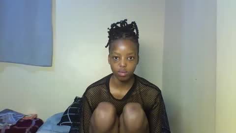 Snapshot of miami_muffin chatting on 12/21/25, 01:18 Muffin online show from 12/21/25, 01:18