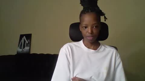 Muffin online show from 04/16/26, 01:23