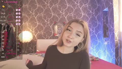 Mia online show from 04/10/26, 03:28