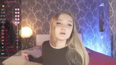 Mia online show from 04/19/26, 01:32